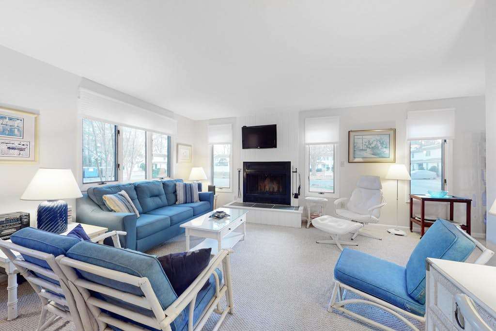 Bethany Pines Townhouse with Free WiFi Private Washer & Dryer & Shared Pool