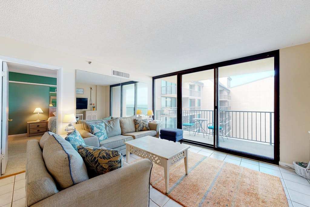 Sea Colony Oceanside Condo with Private Washer & Dryer Free WiFi & Shared Pool