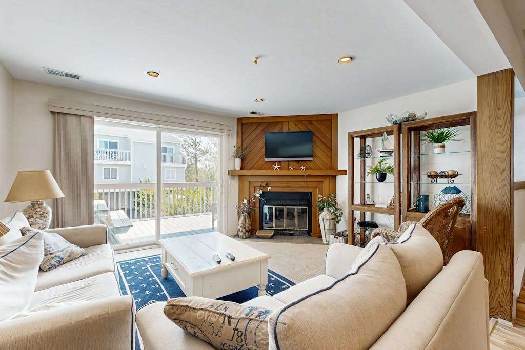 Indian Harbor Villas home close to the beach with private washer & dryer & WiFi