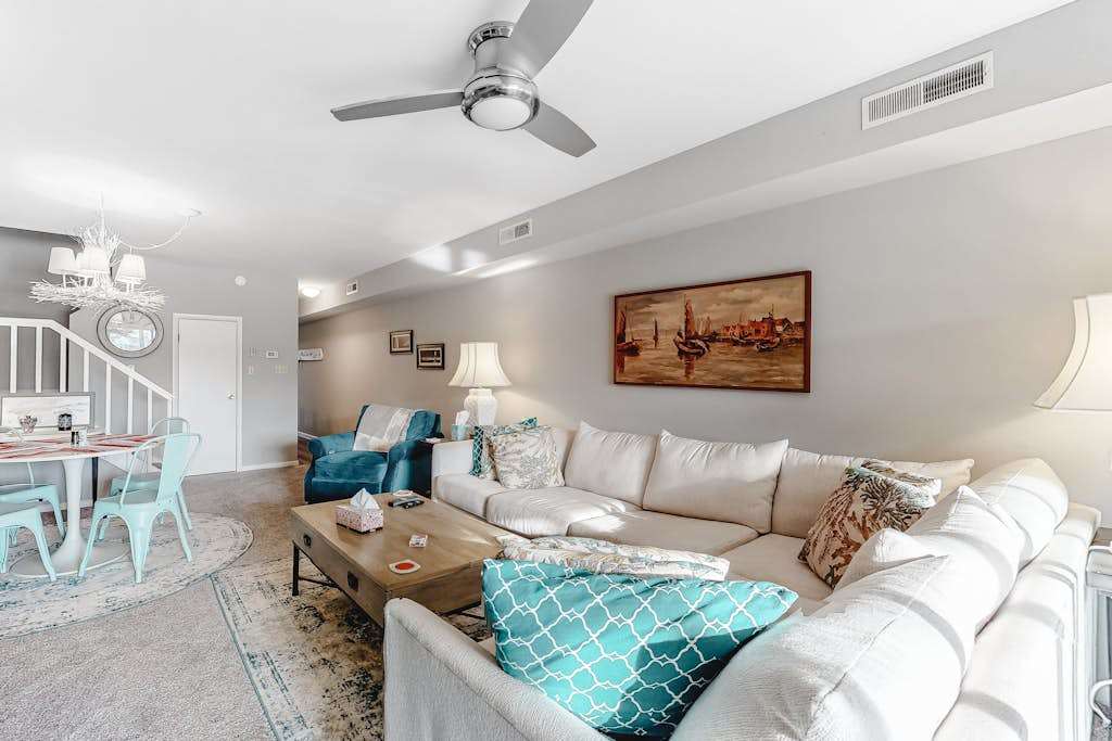 Mallard Lakes Home with Water Views Shared Pool Free WiFi & washer & dryer