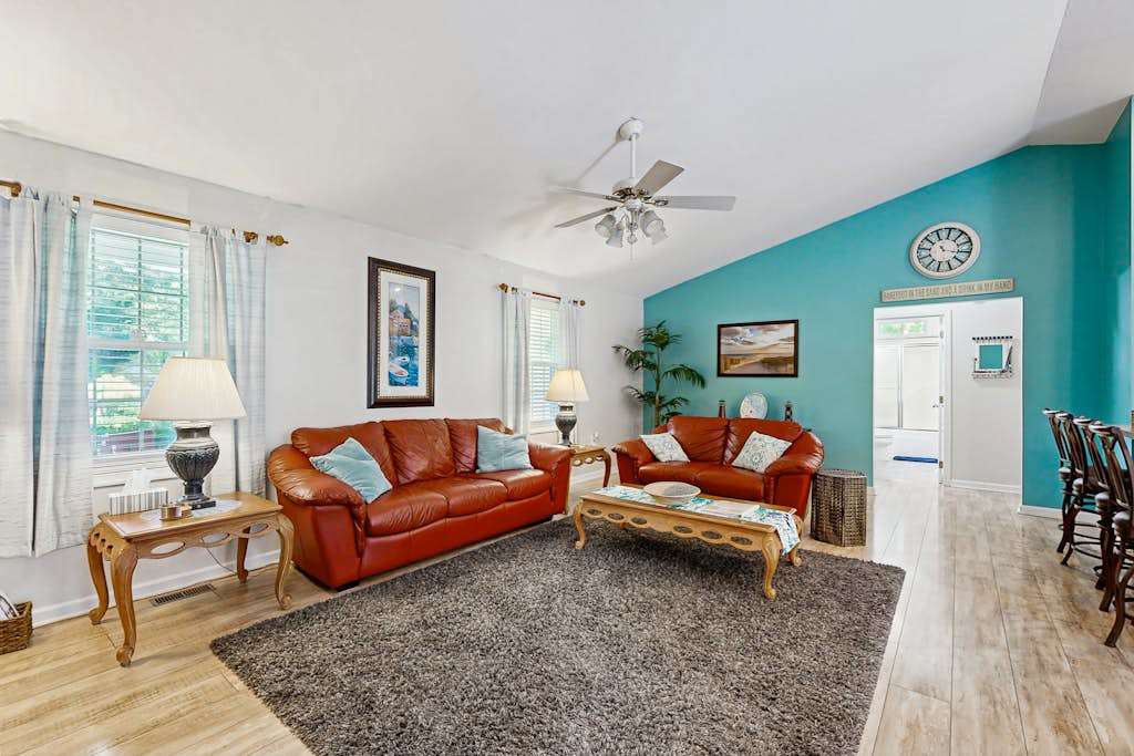 Ocean Way Estates home with large yard & deck dog friendly