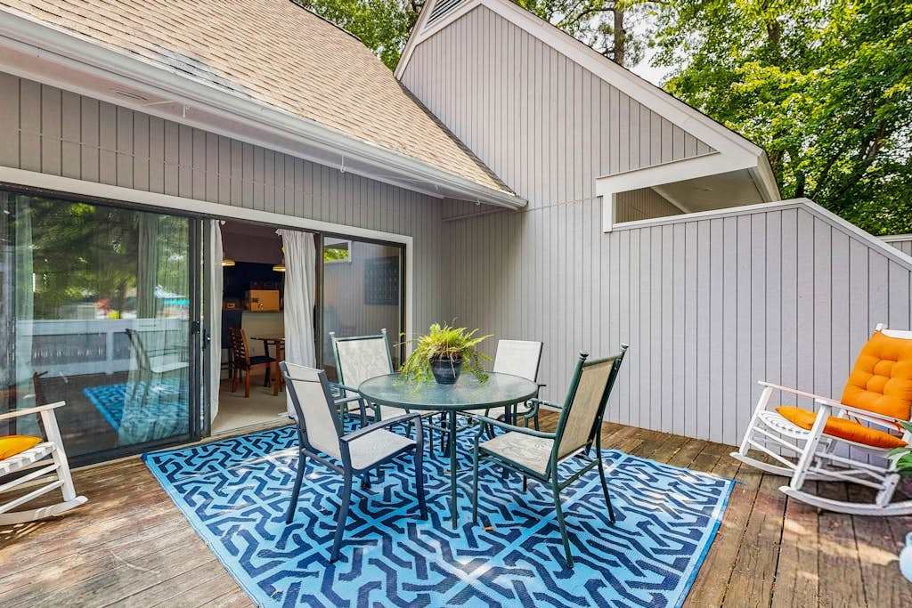 Sea Colony Woodl& retreat with pool & hot tub gym central AC WiFi deck