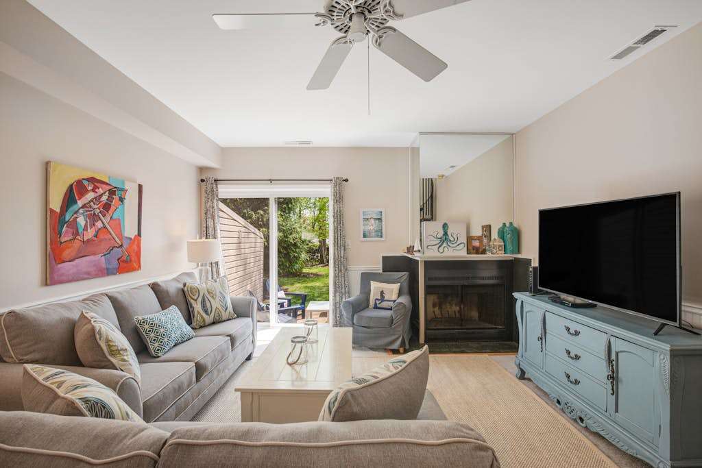 Sea Pines Village Beach House with Fast WiFi Full Kitchen AC & a Shared Pool