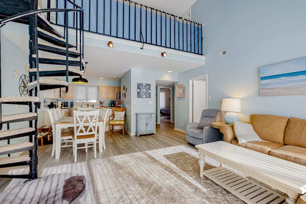 Second Floor Sea Colony Condo with WiFi & Shared Pools & Hot Tub