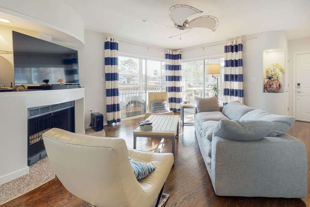Sea Colony Waterfront Condo washer & dryereck Private Beach Shared Pools Hot Tub Tennis