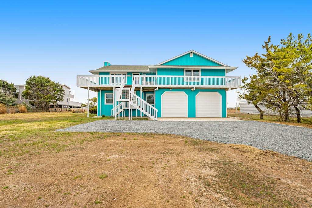 dog friendly town of Fenwick home with guest suite WiFi & elevator