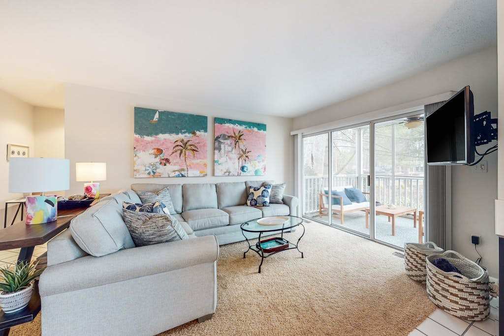 Sea Colony Condo with Pools Tennis Beach Access WiFi Central AC & washer & dryer