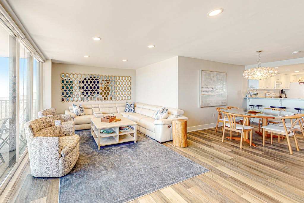 Stunning beachfront condo with pool sauna balcony washer & dryer