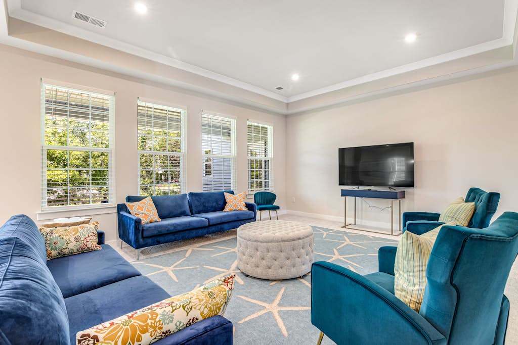 Beach retreat home with covered patio washer & dryer fast WiFi & central AC