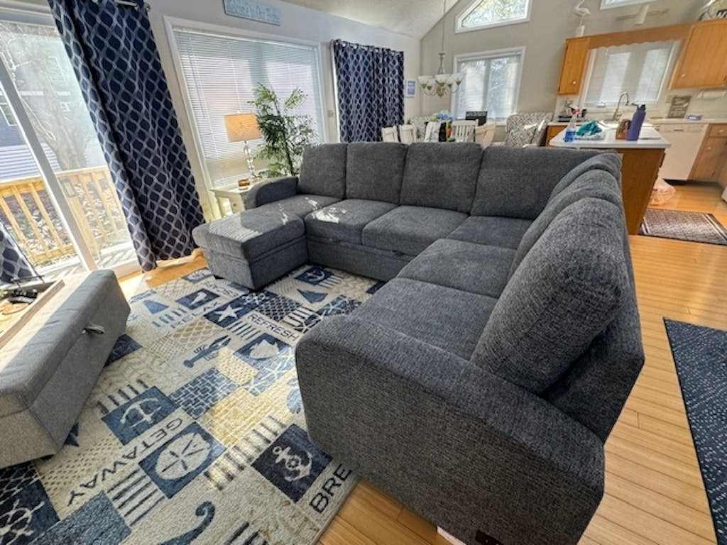 dog friendly home close to the beach with balcony wood fireplace gas grill AC