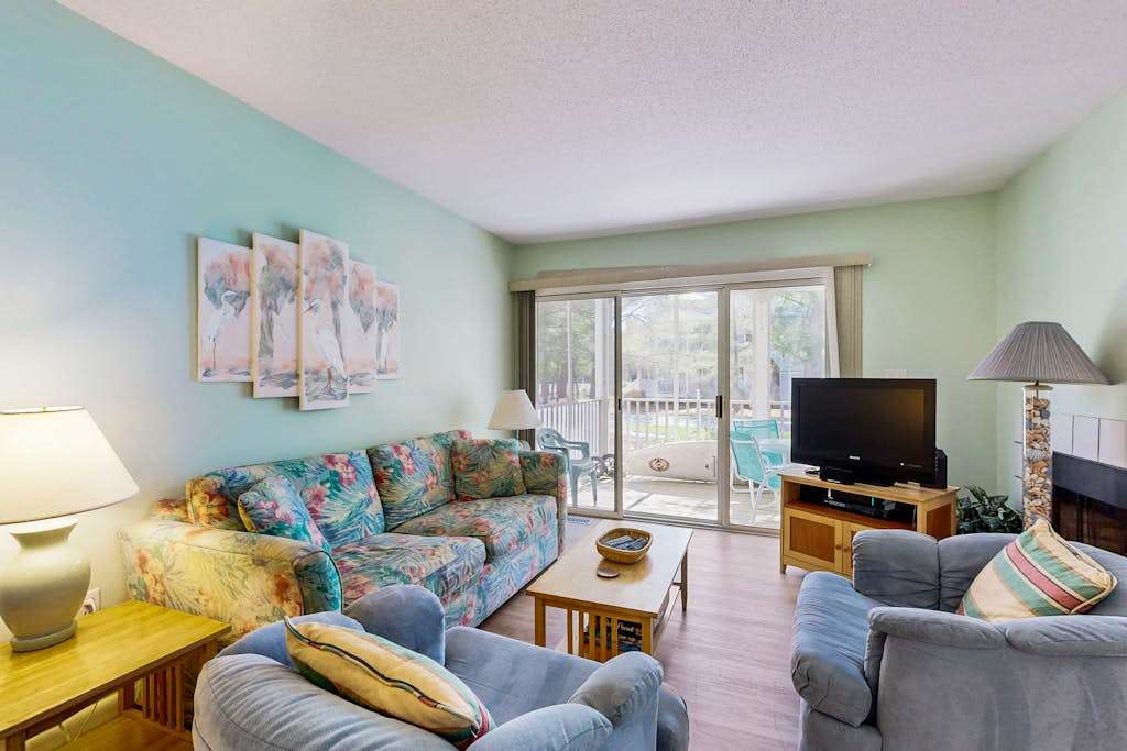 Sea Colony condo with access to pools tennis & a private beach