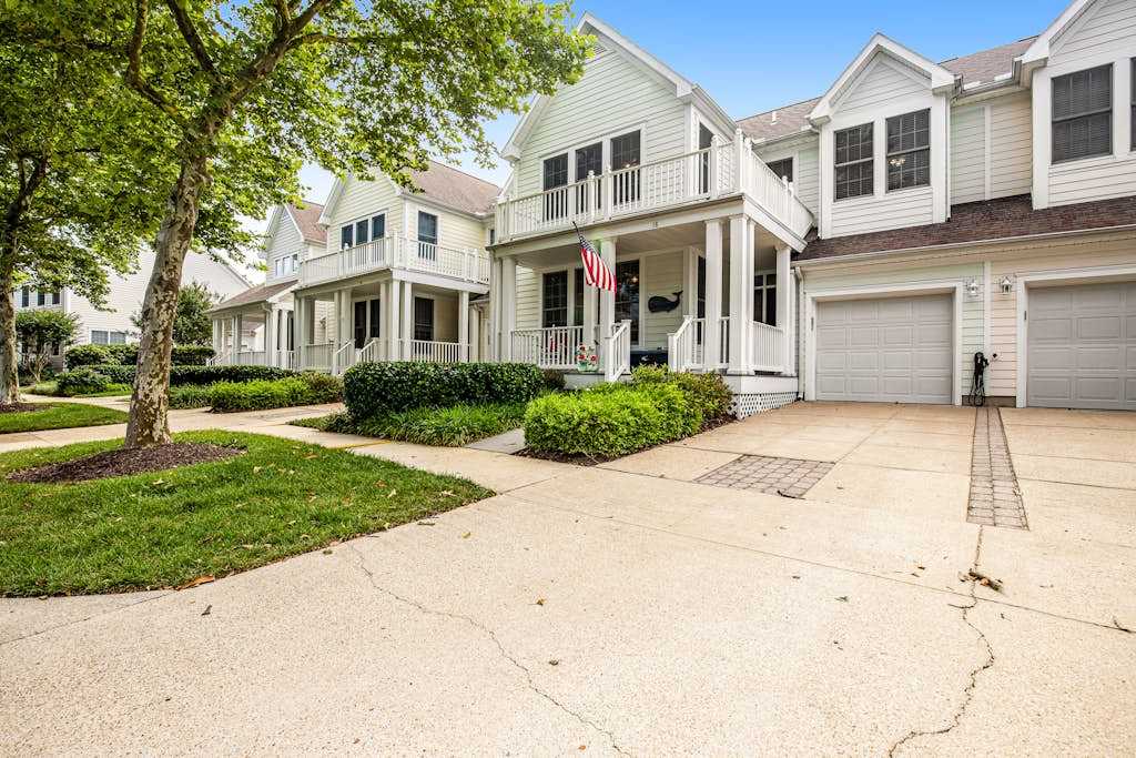 Bear Trap Dunes townhome near Bethany Beach with shared pool WiFi & washer & dryer