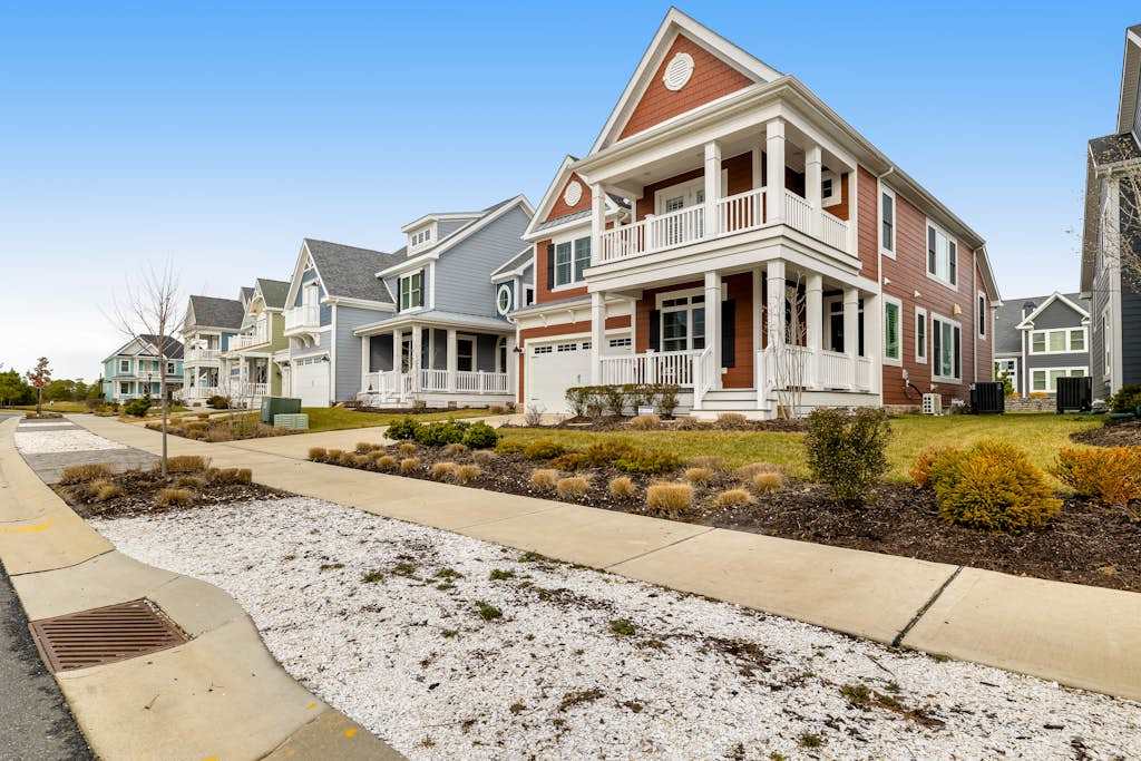 Bayside Resort home with outdoor kitchen & dining loft gas fireplace