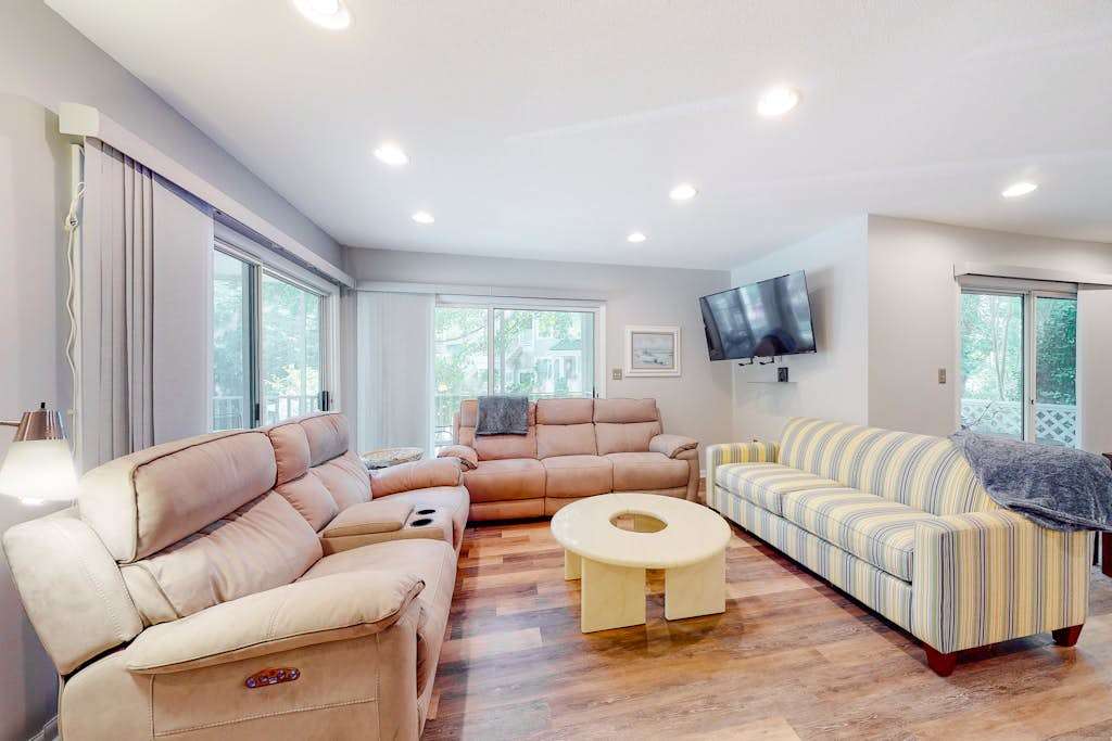 Sea Colony tennis condo with pools fitness center & tennis courts