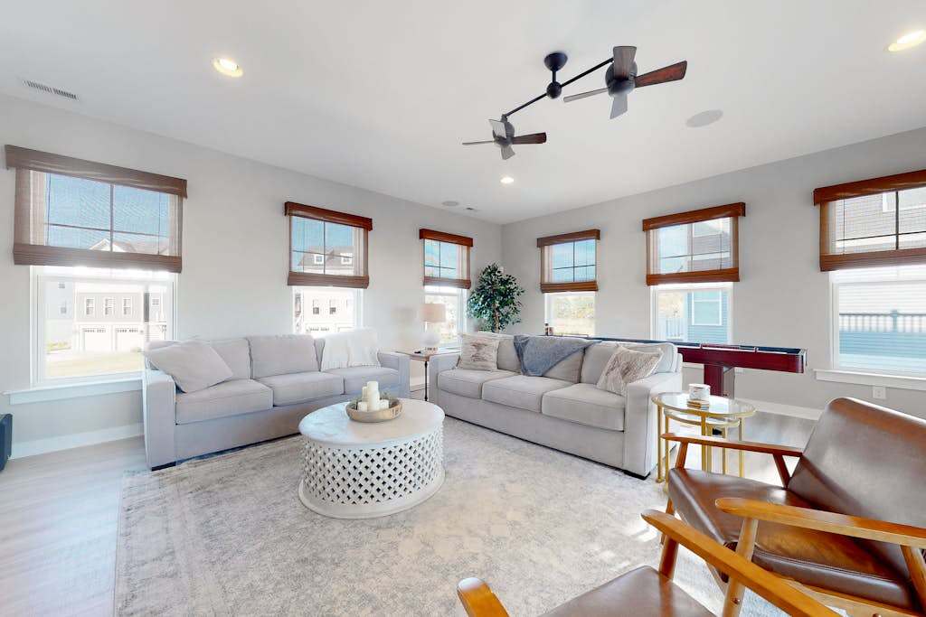Tidal Walk home with pond views outdoor pool decks fast WiFi & bikes