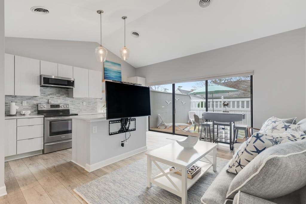 Newly renovated Sea Colony Tennis end condo with washer & dryer world class tennis & pools