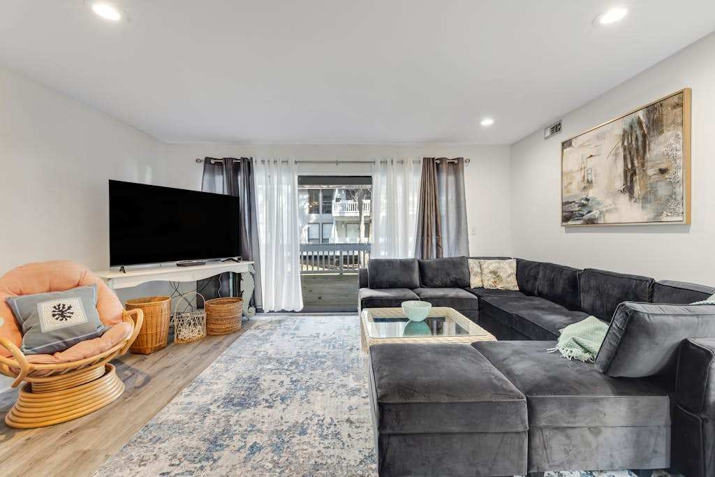Sea Colony condo with indoor & outdoor pools sports courts & beach access