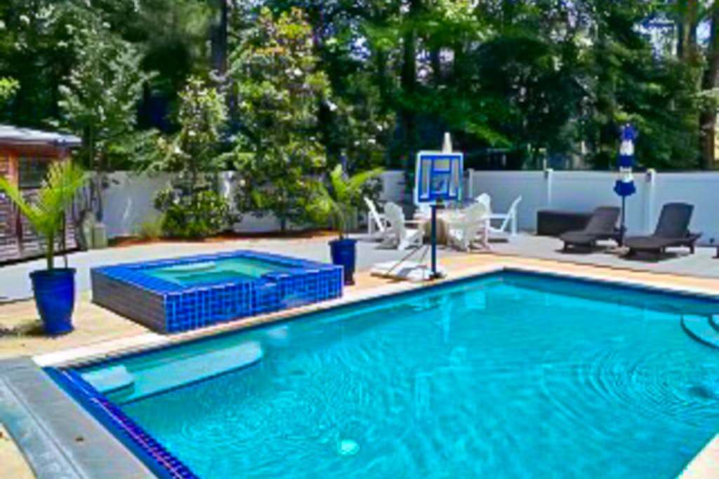 South Bethany cottage with private pool firepit & more only 5 minutes from beach