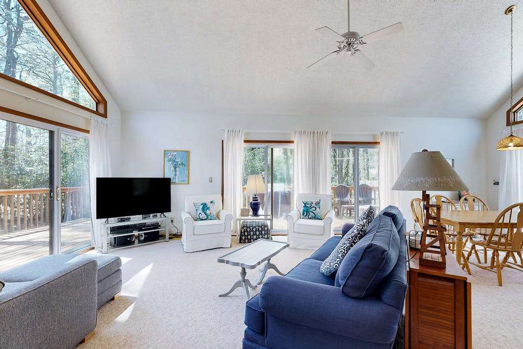 Middlesex Beach dog-friendly, private beach access