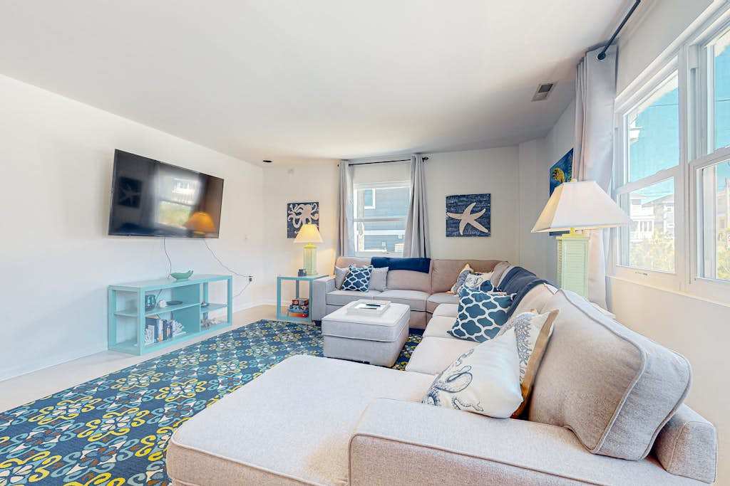 South Bethany home just steps to the beach With screened deck AC & washer & dryer