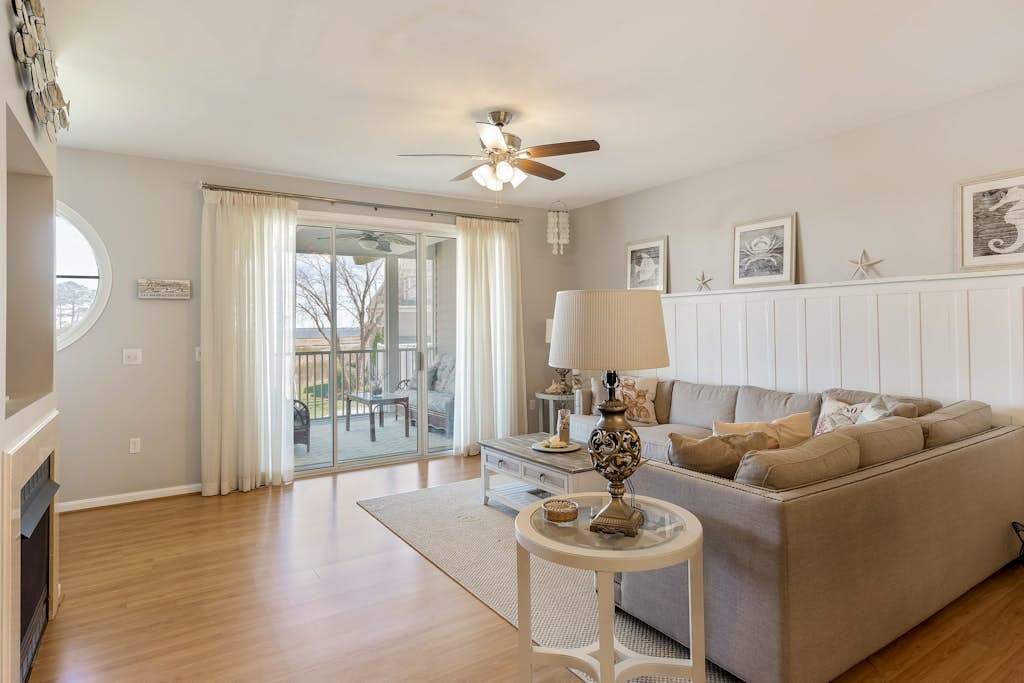 Bayville Shores Inviting townhome with pool fitness area tennis & washer & dryer