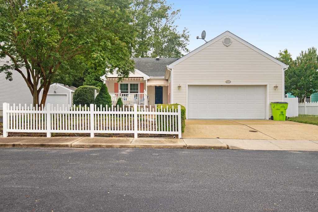 Clearwater Jamestown Cir House in Frankford