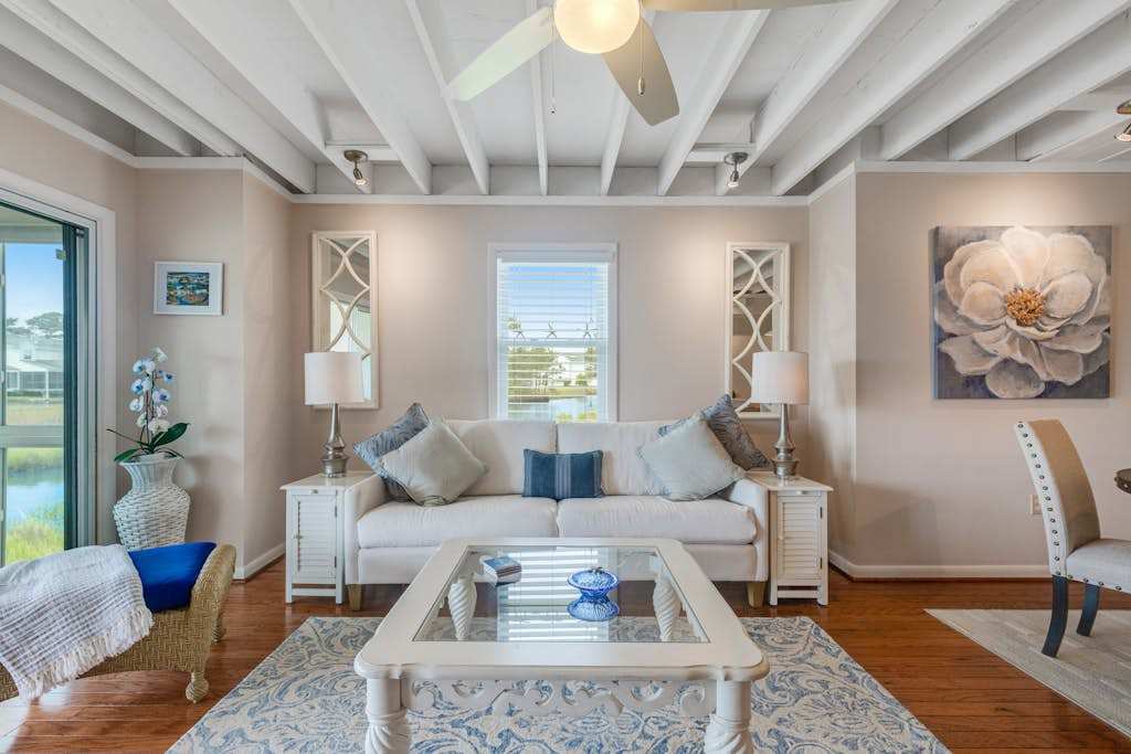 Mallard Lakes townhouse with hot tub pool water views & fireplace