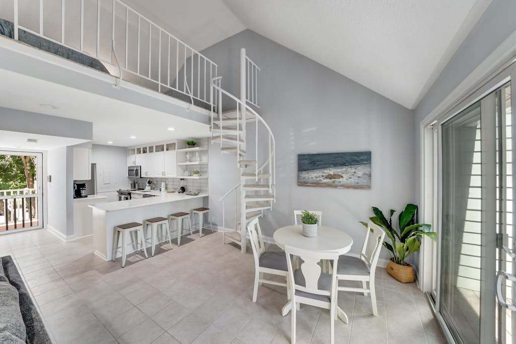 Sea Colony condo with pools hot tub tennis gym & private deck