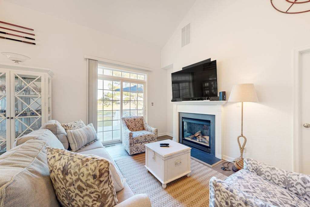 Bear Trap Dunes home with golf course views deck firepit & amenity add ons