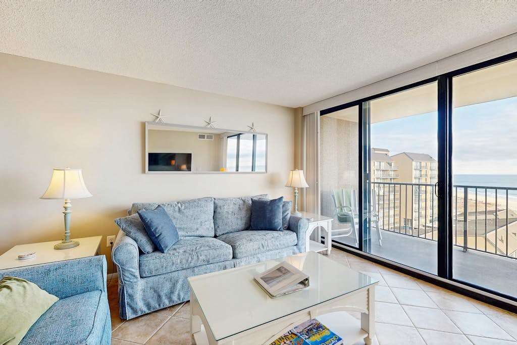 Sea Colony Ocean condo with pools hot tub fitness room & sports courts