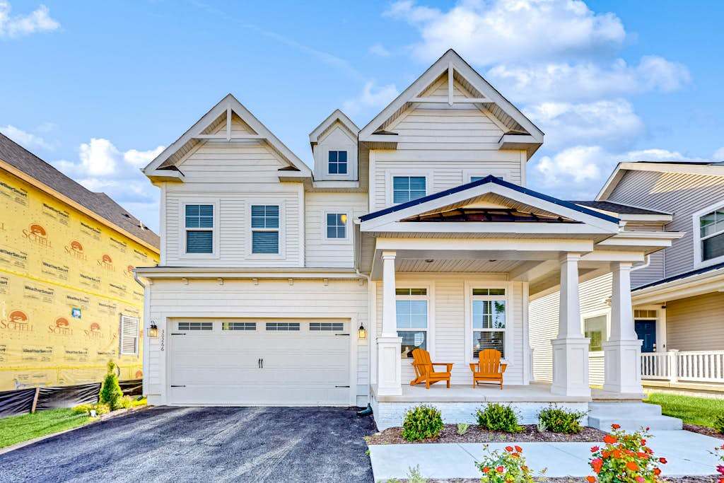 Marlin Chase home with resort amenities bikes grill EV charger dog friendly