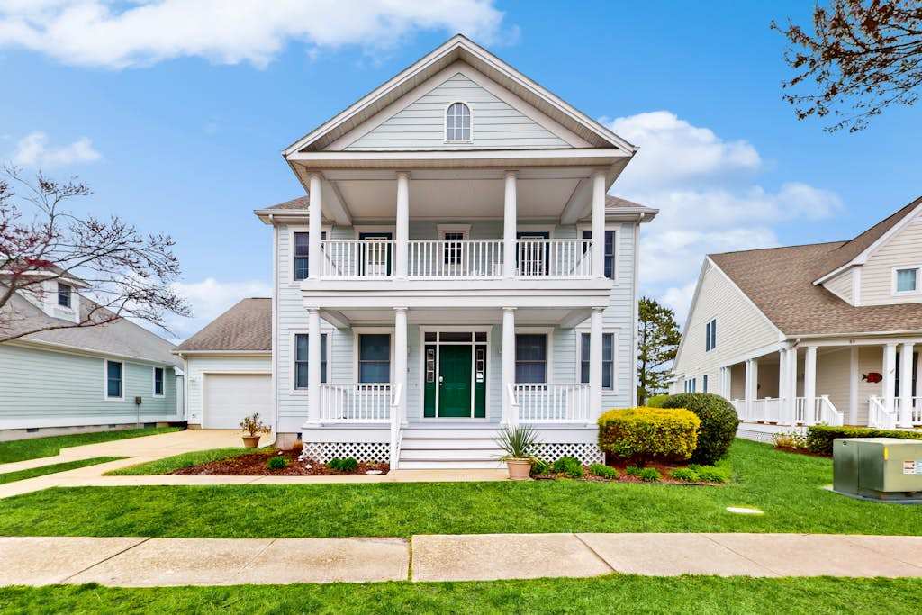 Bear Trap Dunes resort home with pool sauna & large deck