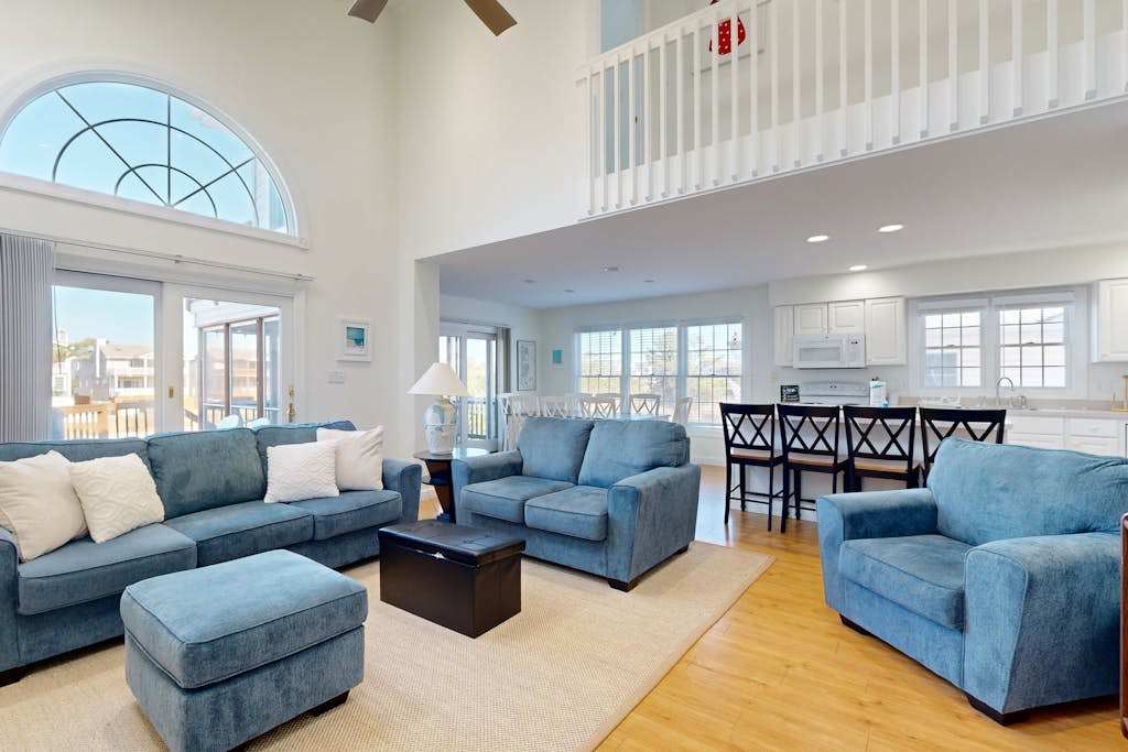 Town of Bethany Beach home on the canal with balcony & AC