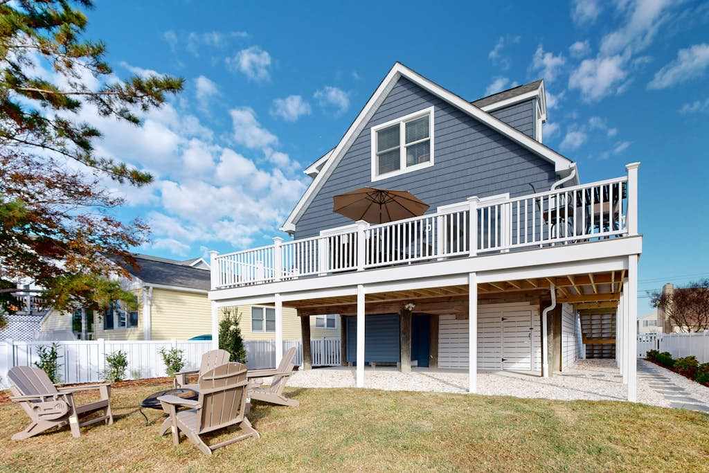 Completely Renovated South Bethany House 5 minute walk to beach
