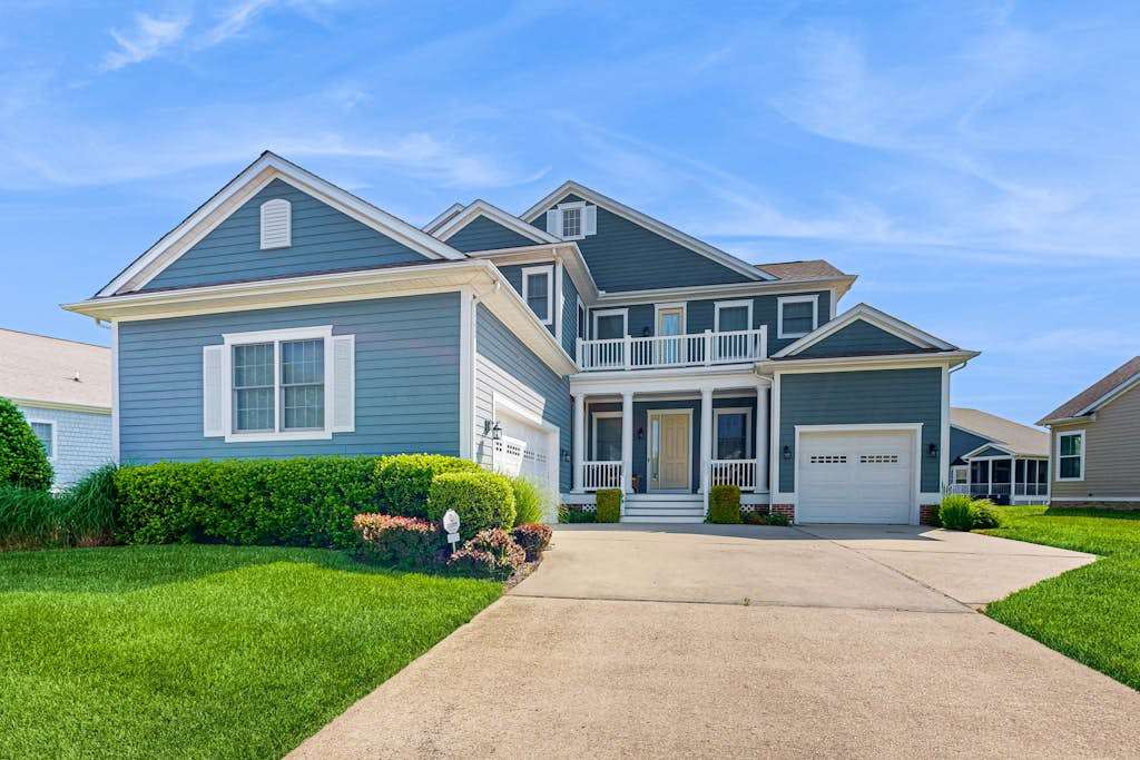 Bayside Resort home with sunroom plus pools gym hot tub & sports courts