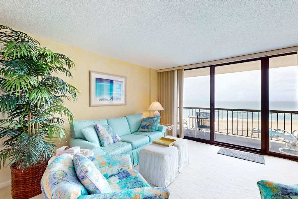 Sea Colony oceanfront 7th floor condo with pool & tennis & basketball courts