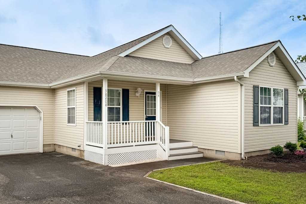 Bethany Meadows house with community pool tennis court deck & grill