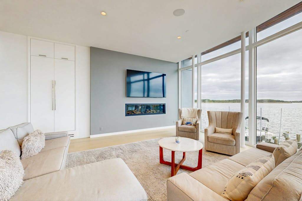 Bayview Park bay front house with private pool amazing bay views deck balcony