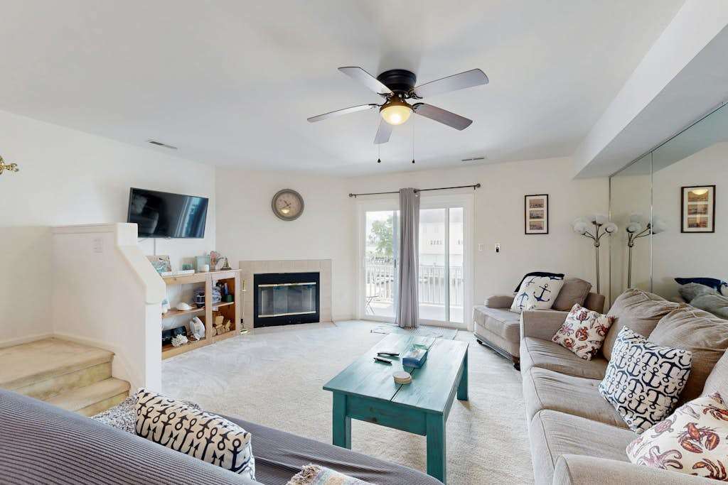 Bethany Marina dog friendly bayfront townhouse with pool balcony grill