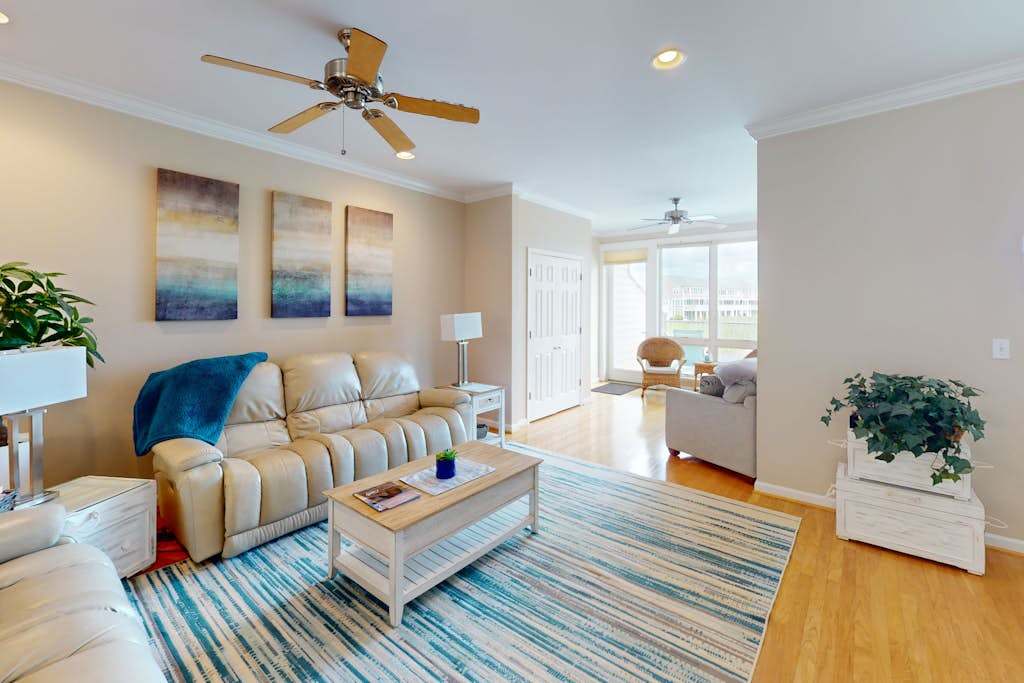 Bayville Shores townhome with fabulous resort amenities deck balcony