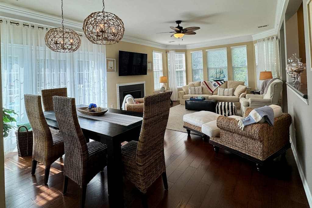 Bayside Bethany Lakes condo with shared pools basketball & tennis court