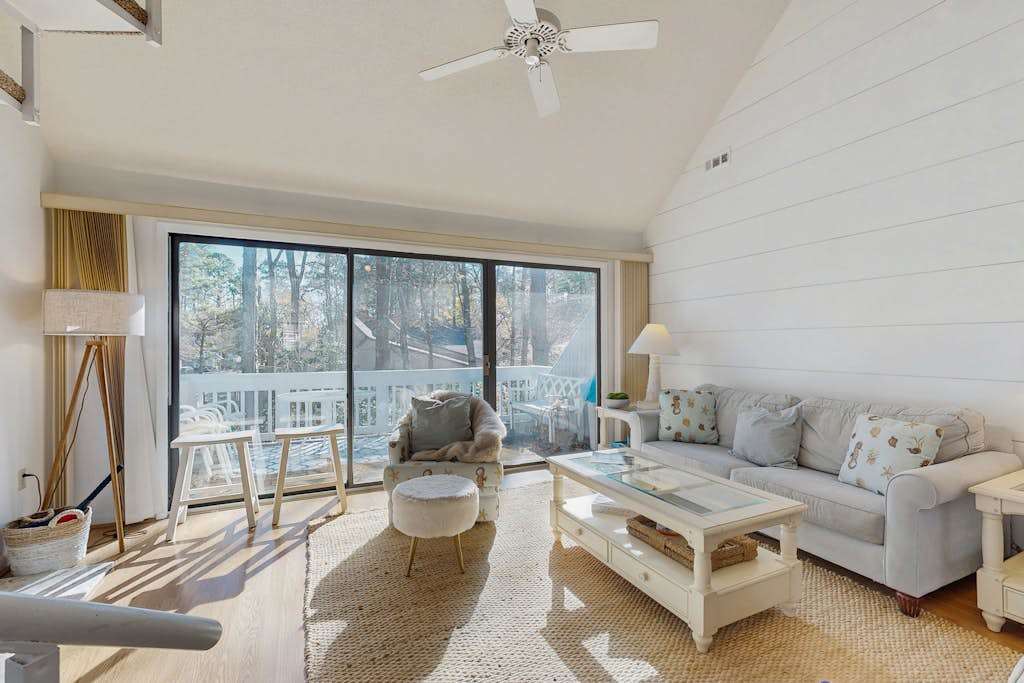 Sea Colony 2nd floor condo with pools tennis & pickle ball courts fitness center