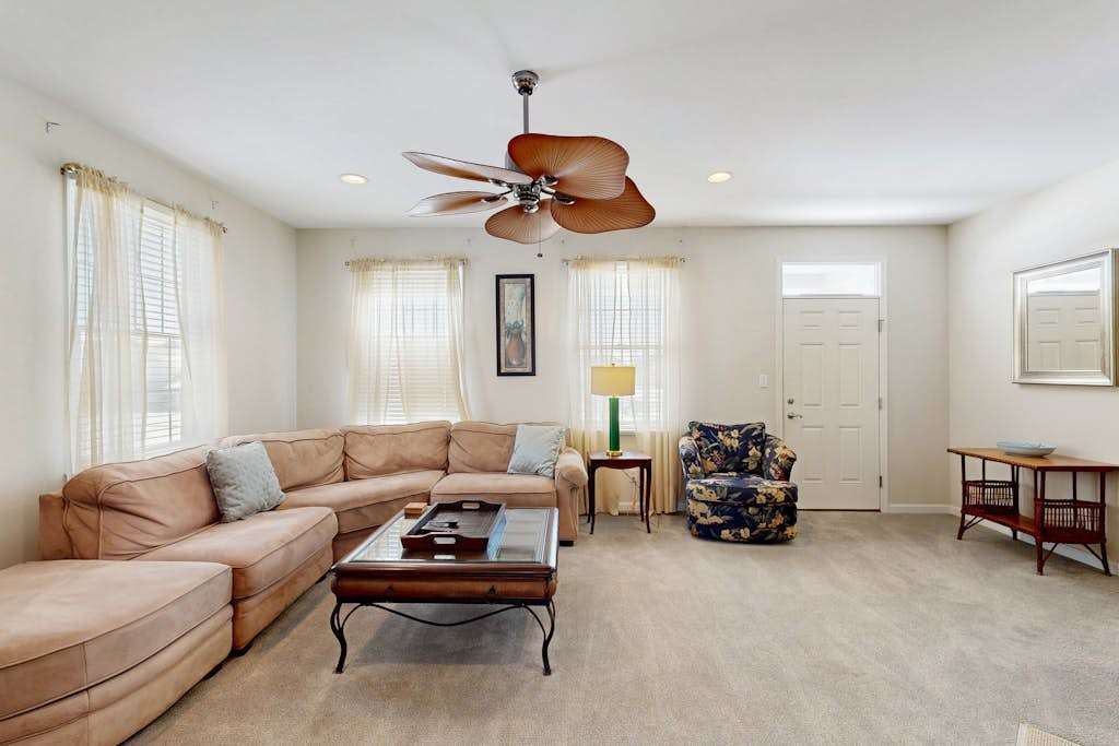 Bayside Resort townhouse with community pools hot tubs tennis & on site golf