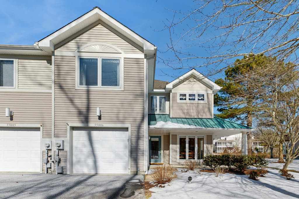 Sea Colony Tennis townhome with community pools tennis & pickleball gym