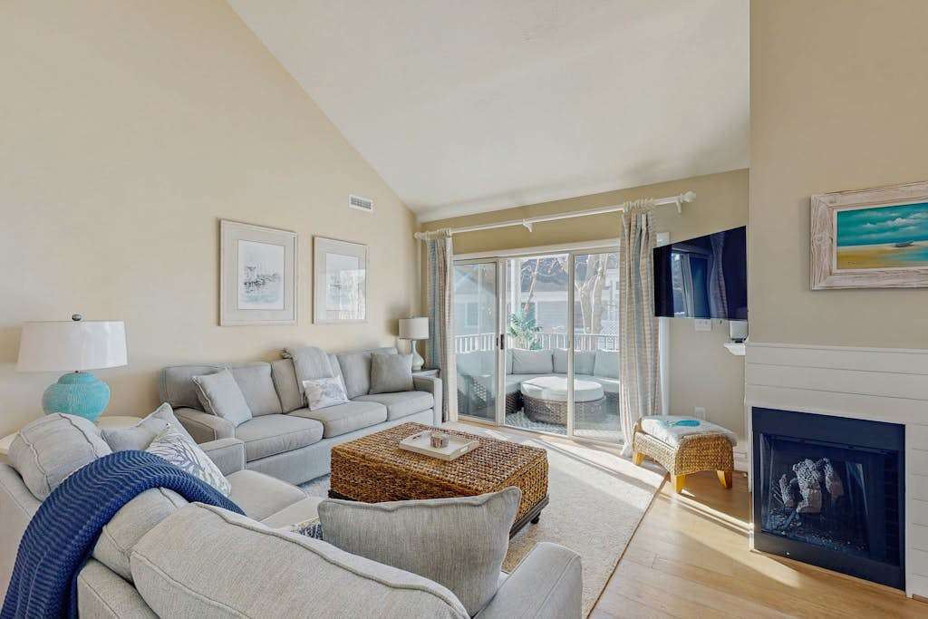 Sea Colony Tennis 2nd floor condo with community pools tennis & pickleball gym