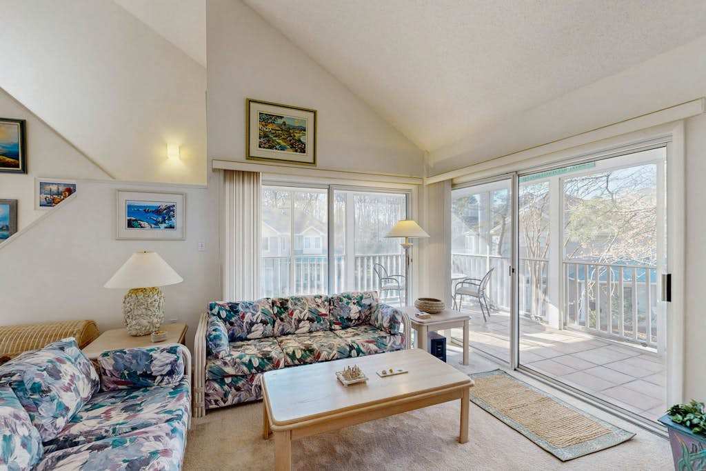 Sea Colony Tennis 2nd floor condo with community pools tennis & pickleball gym