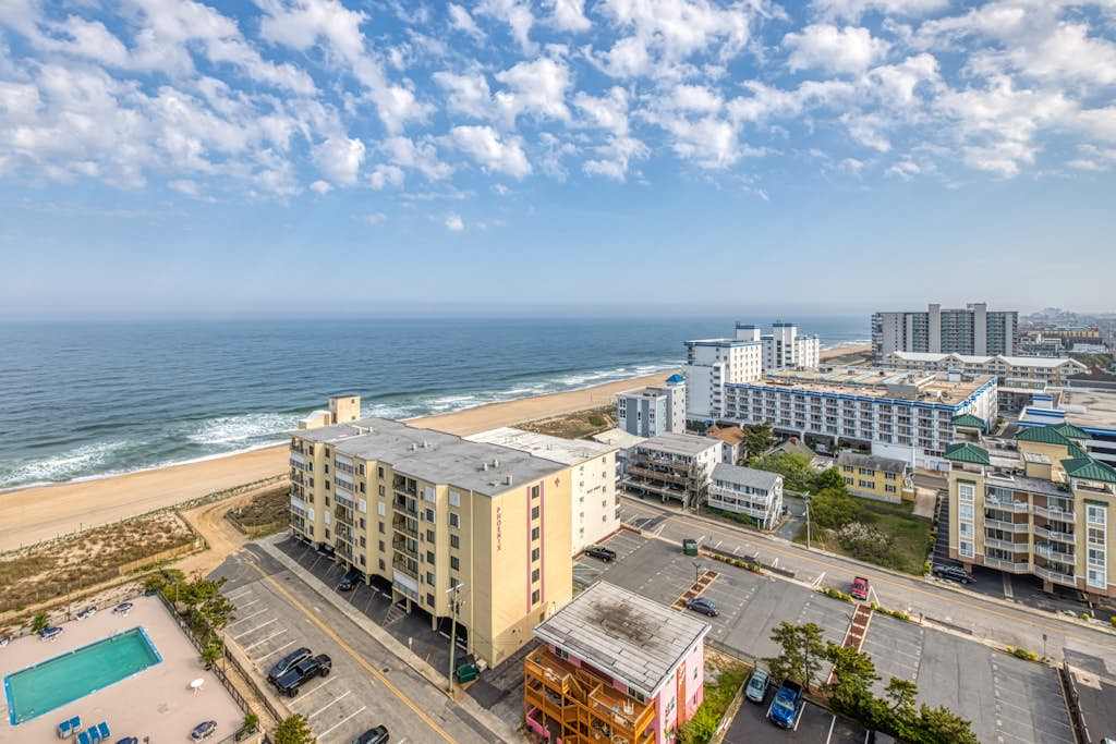 Oceanview condo with private balcony, shared pool access - walk to the beach