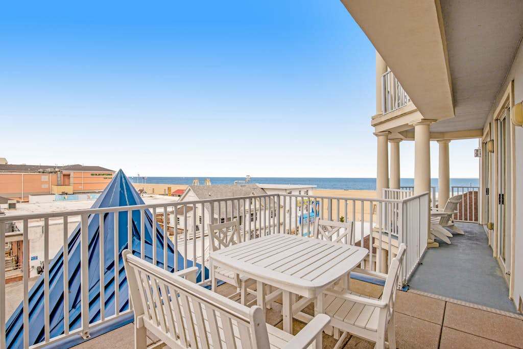 Belmont Towers 407