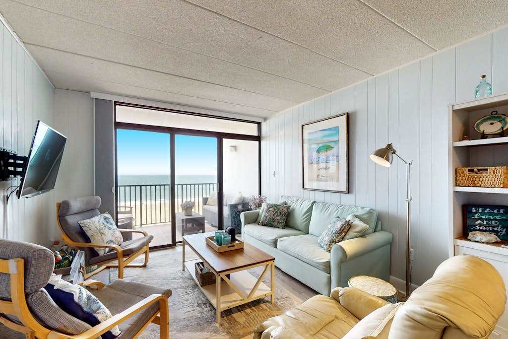 Oceanfront Boca Grande condo with ocean view, AC, washer & dryer - The beach is calling