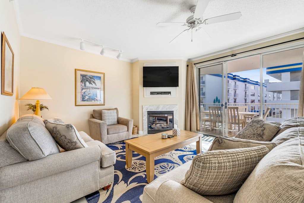 Jetty's Break 301 with Ocean View, Balcony, WiFi, Shared Pool - Half a Block to Beach